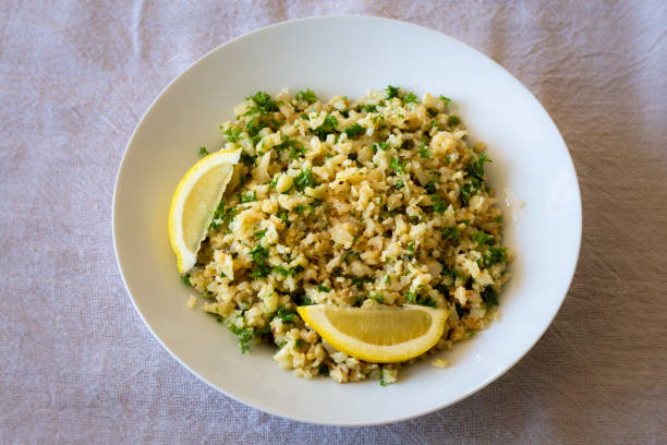 LEMONY ARTICHOKE AND QUINOA SALAD