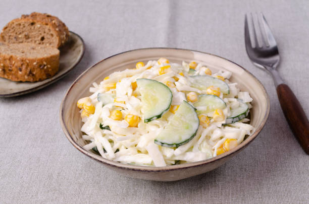 EASY CREAMY COLESLAW