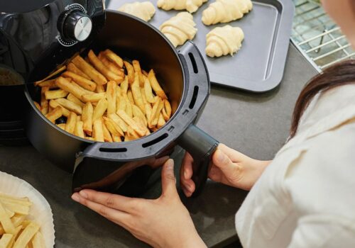 Fry Me To The Moon – 5 Ways That an Air Fryer Will Revolutionise Your Life in the Kitchen